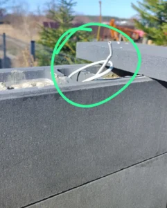 Przewód do domofonu wyprowadzony w niewłaściwym miejscu – brak możliwości podłączenia instalacji Słupsk