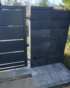 Fotokomórka nadajnik przy bramie automatycznej – zabezpieczenie przed kolizją